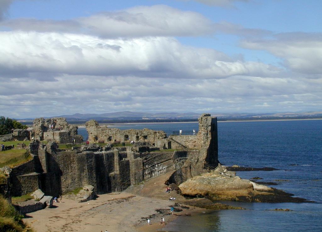 St Andrews Tourist Hostel Bagian luar foto