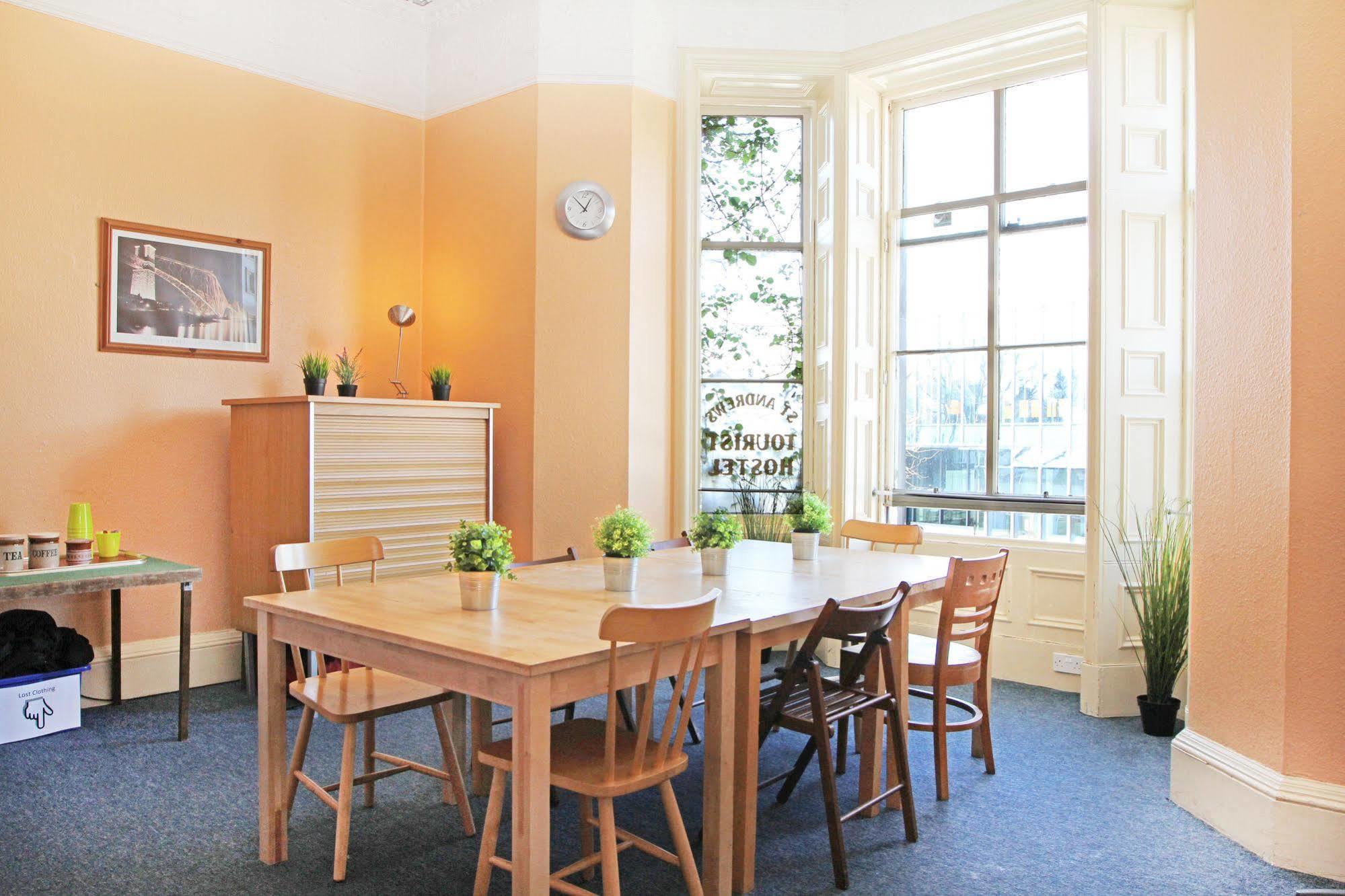 St Andrews Tourist Hostel Bagian luar foto